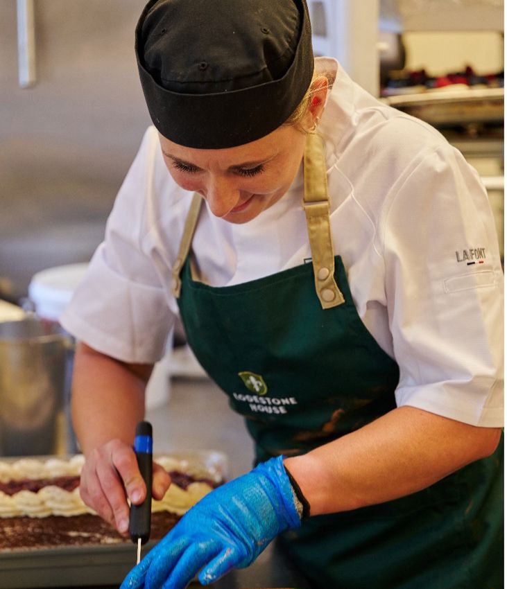 LH Kitchen Cake Cutting